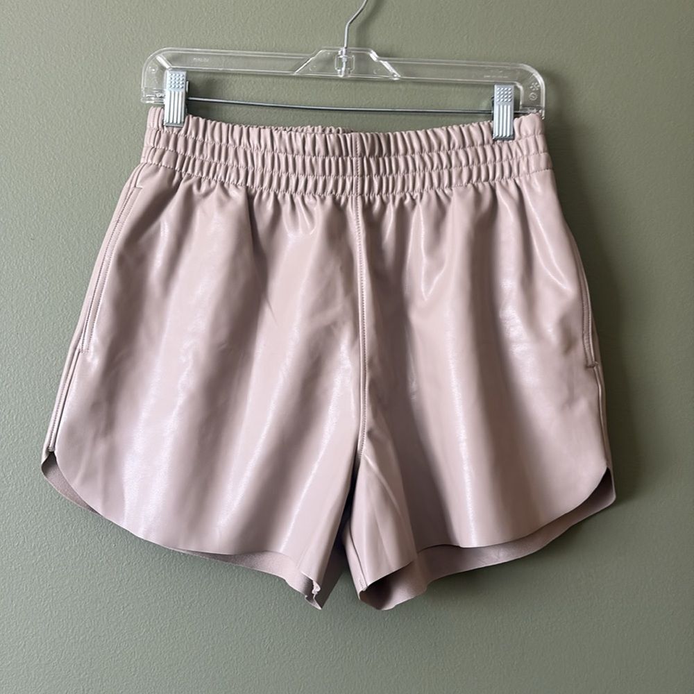 Abercrombie & Fitch Vegan Leather Dolphin- Hem Shorts Elastic Waist Taupe Sz M - Picture 4 of 10